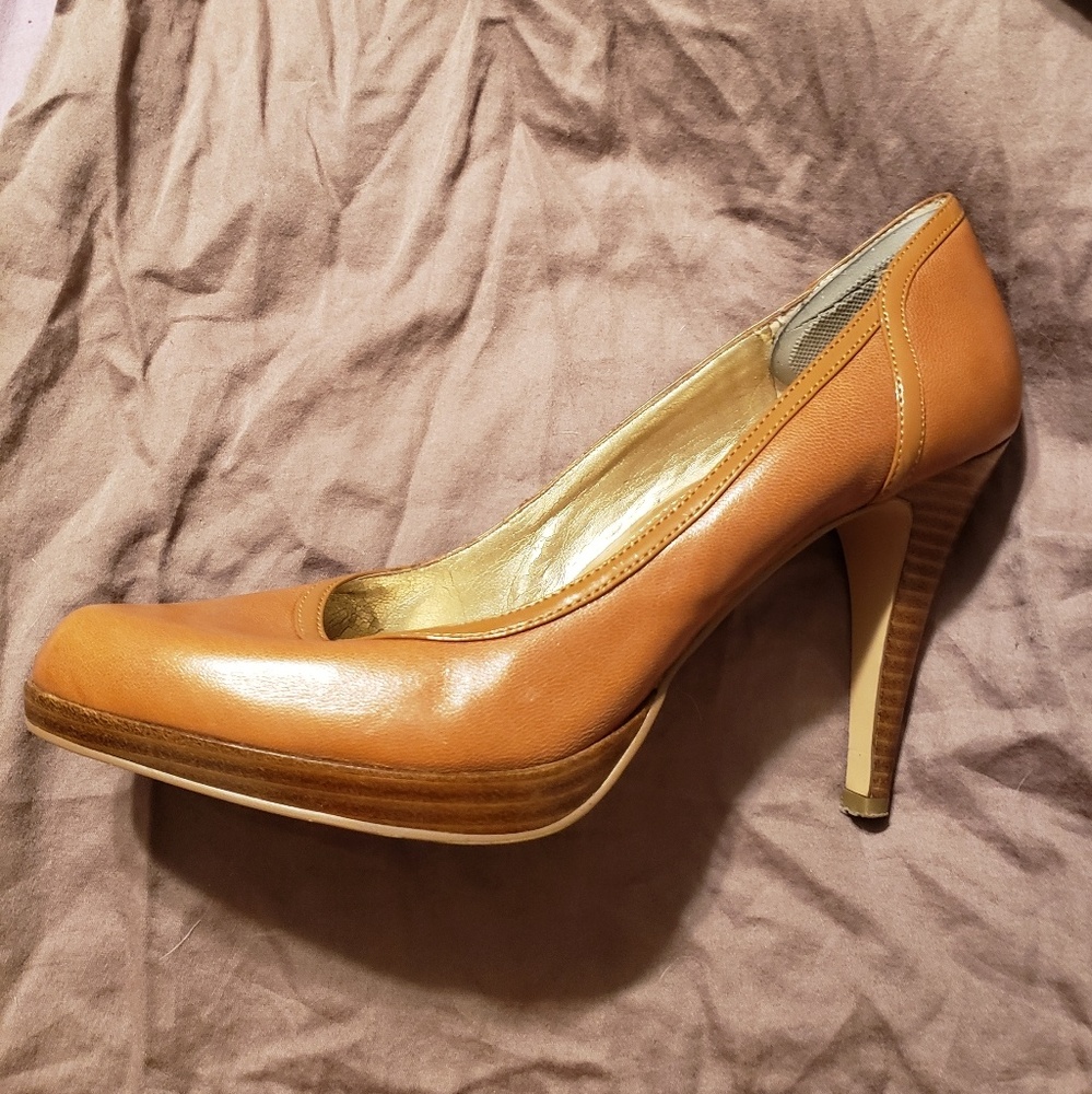 Heels - Picture 2 of 4